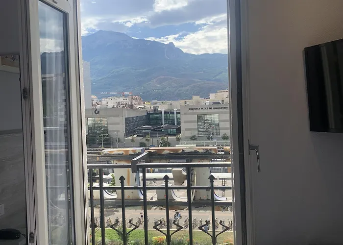 Brit Suisse Et Bordeaux - Centre Gare Grenoble